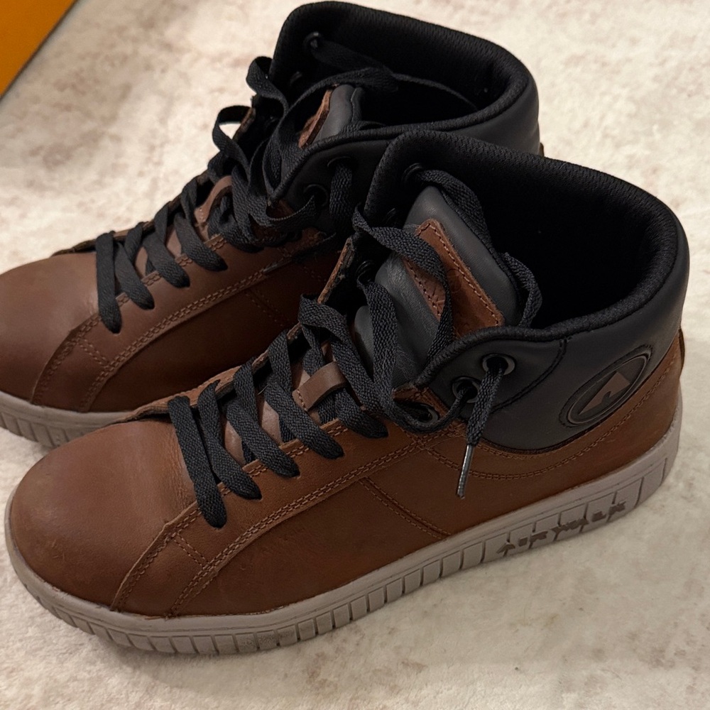 Airwalk Brown and Black High-Top work sneakers composite toe non slip